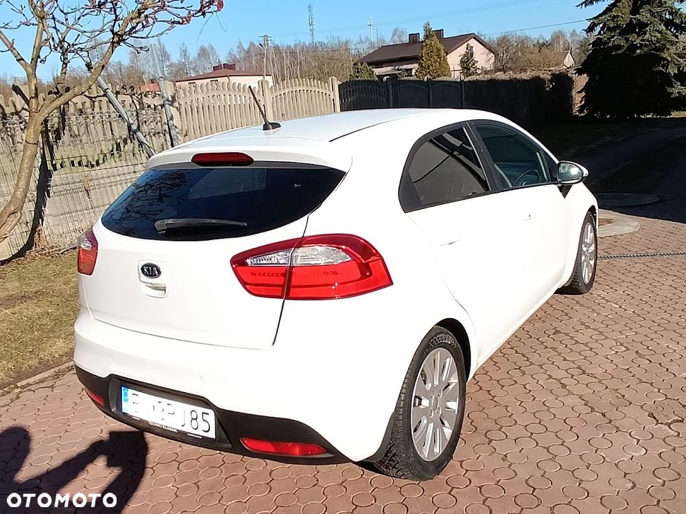 Kia Rio - 5