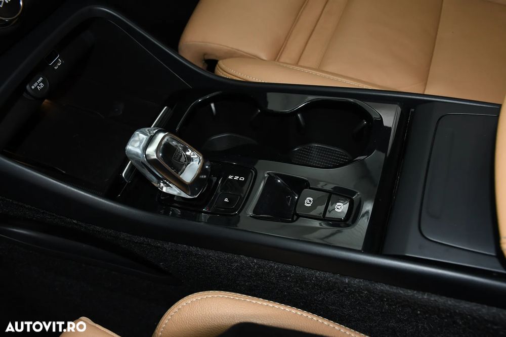 Volvo XC 40 D4 AWD Geartronic Inscription - 33