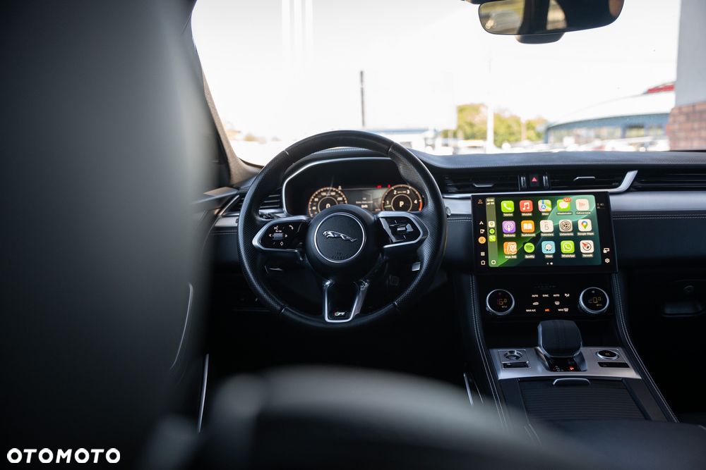 Jaguar F-Pace D165 AWD R-Dynamic S - 28