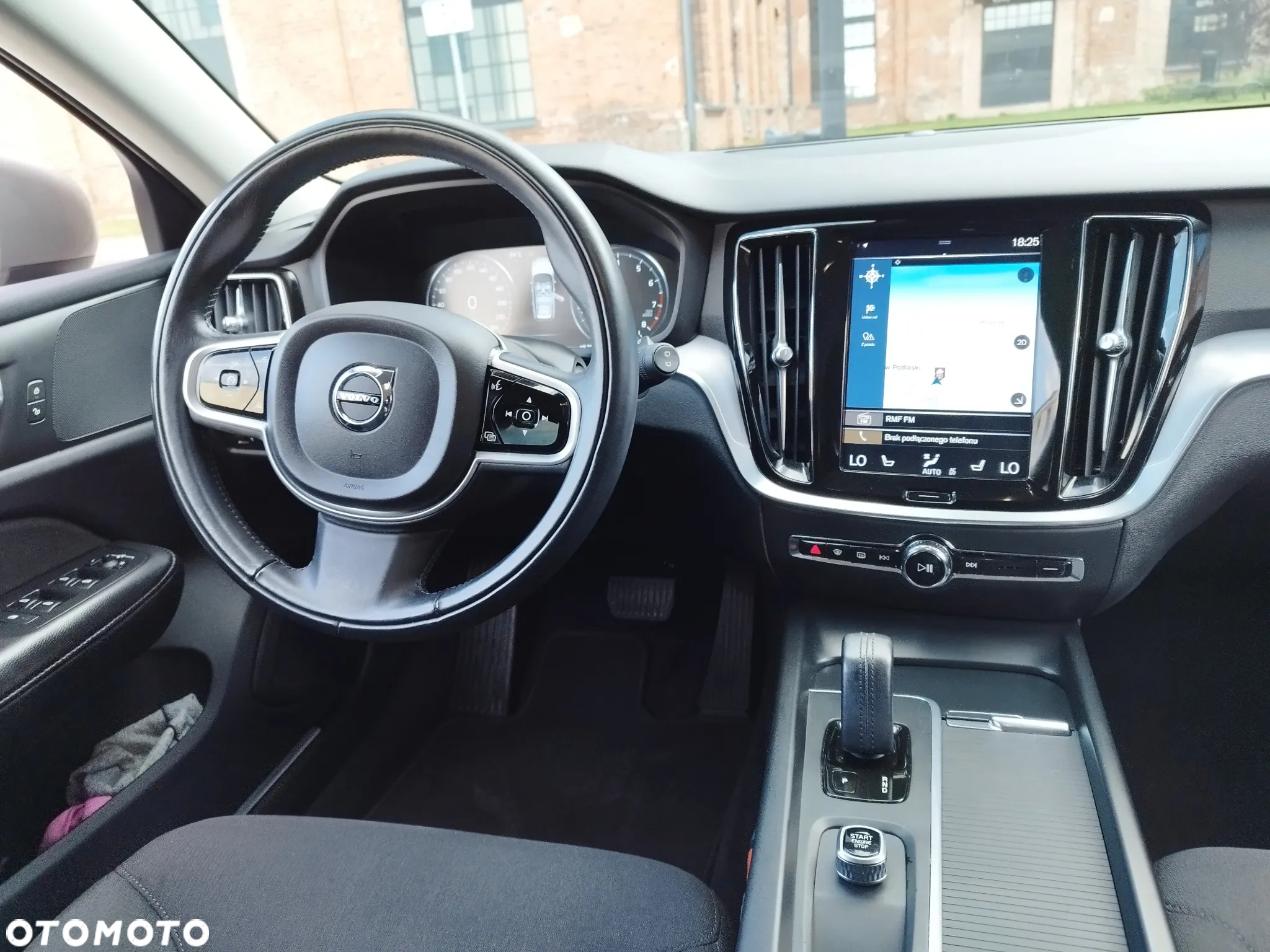 Volvo V60 B3 B DKG Momentum Core - 9