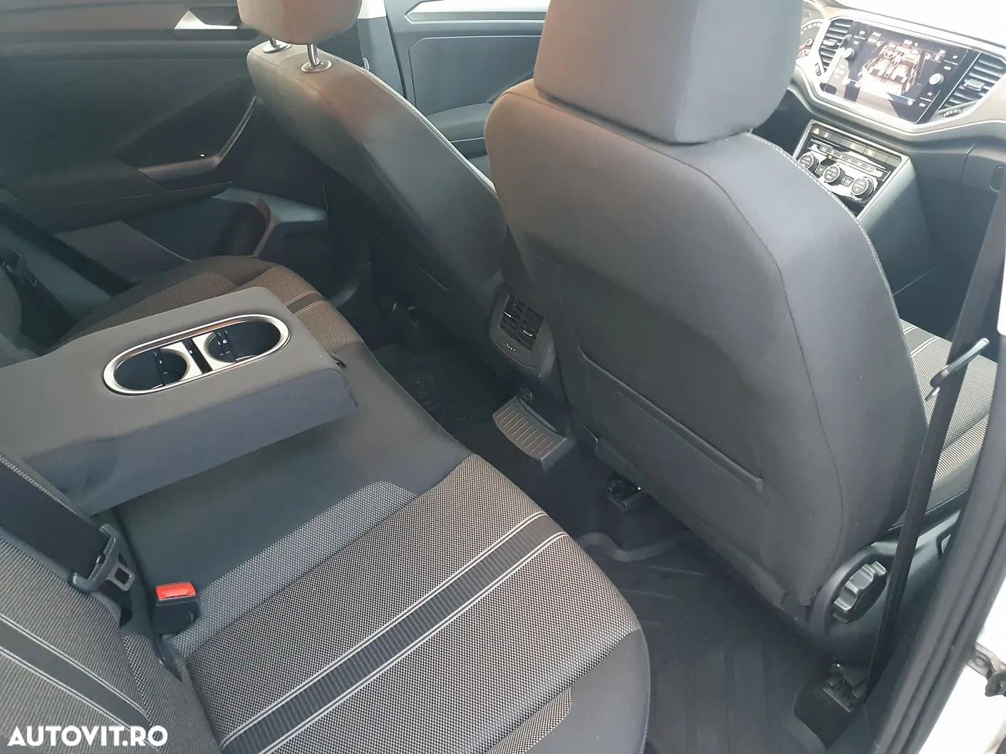 Volkswagen T-ROC - 11