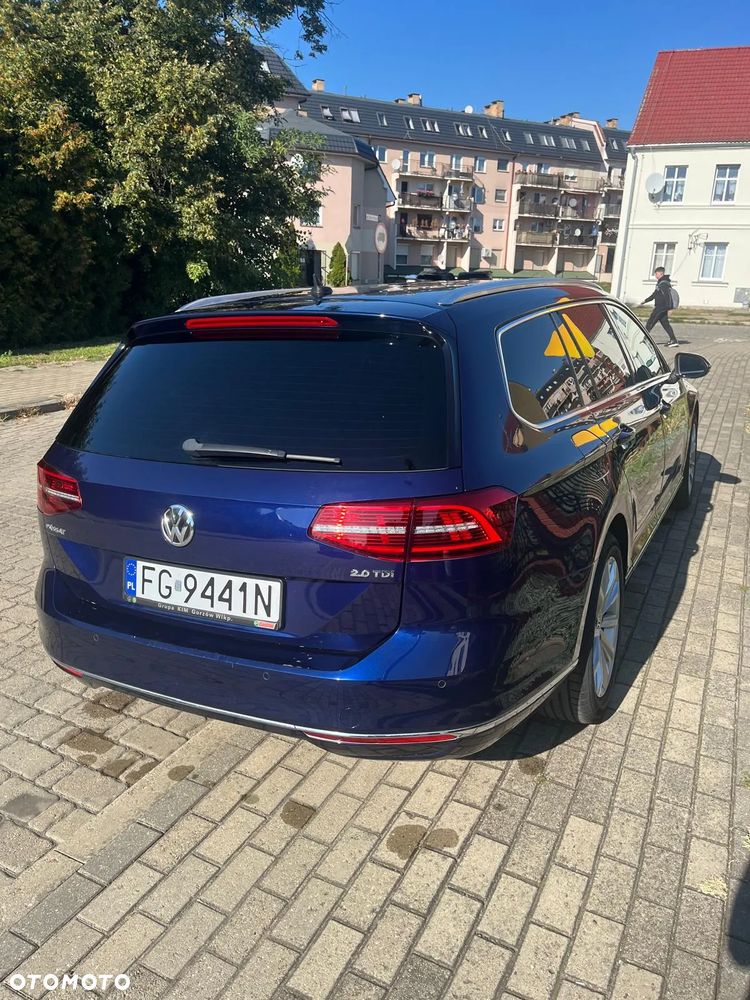 Volkswagen Passat - 4