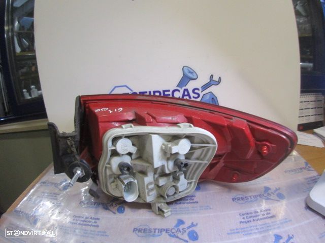 Farol Tras 8P4945095E AUDI A3 2009 1.9TDI 105CV 3P CINZA ESQ ORIGINAL - 2