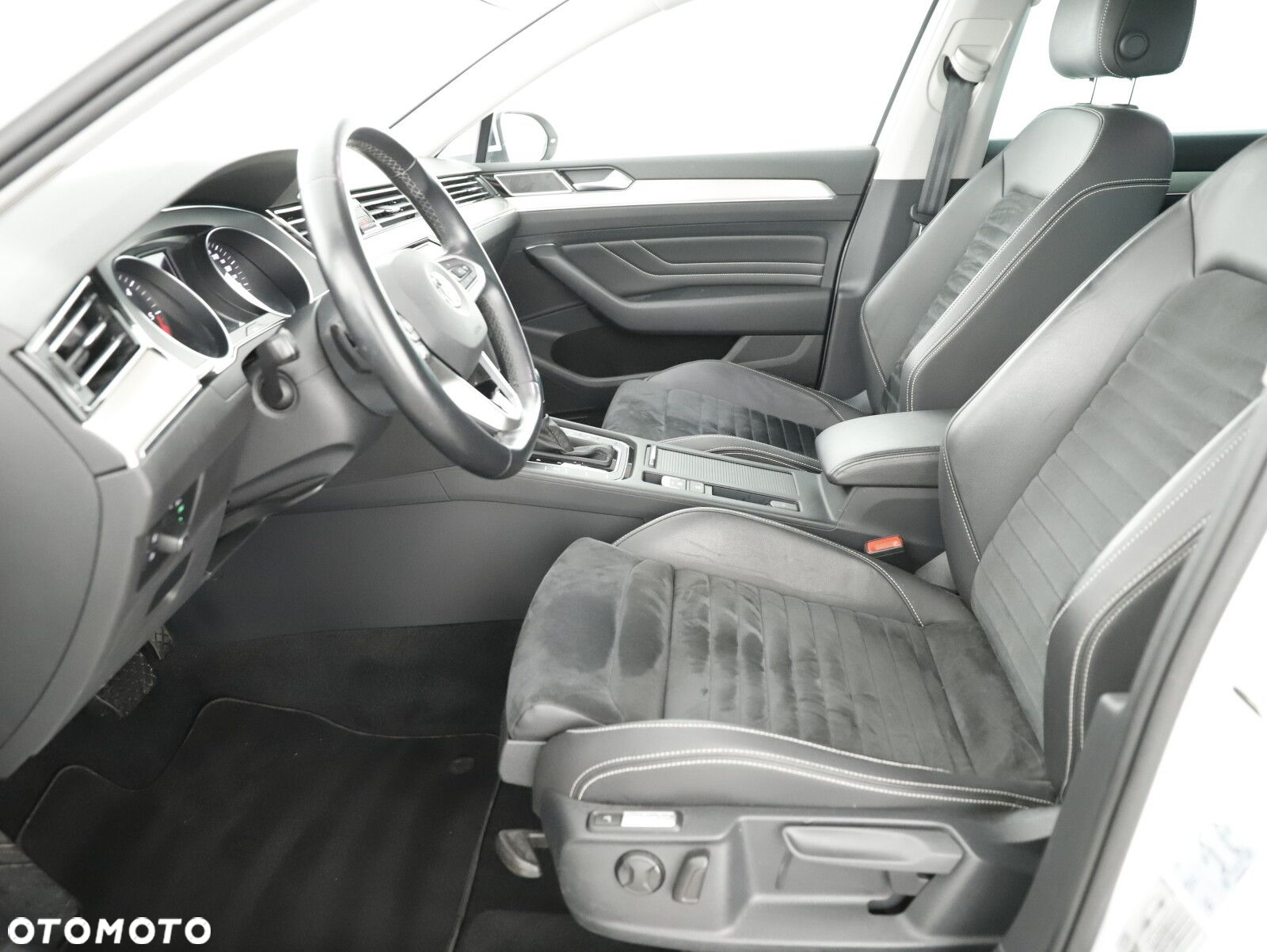 Volkswagen Passat 2.0 TDI 4Mot Elegance DSG - 20