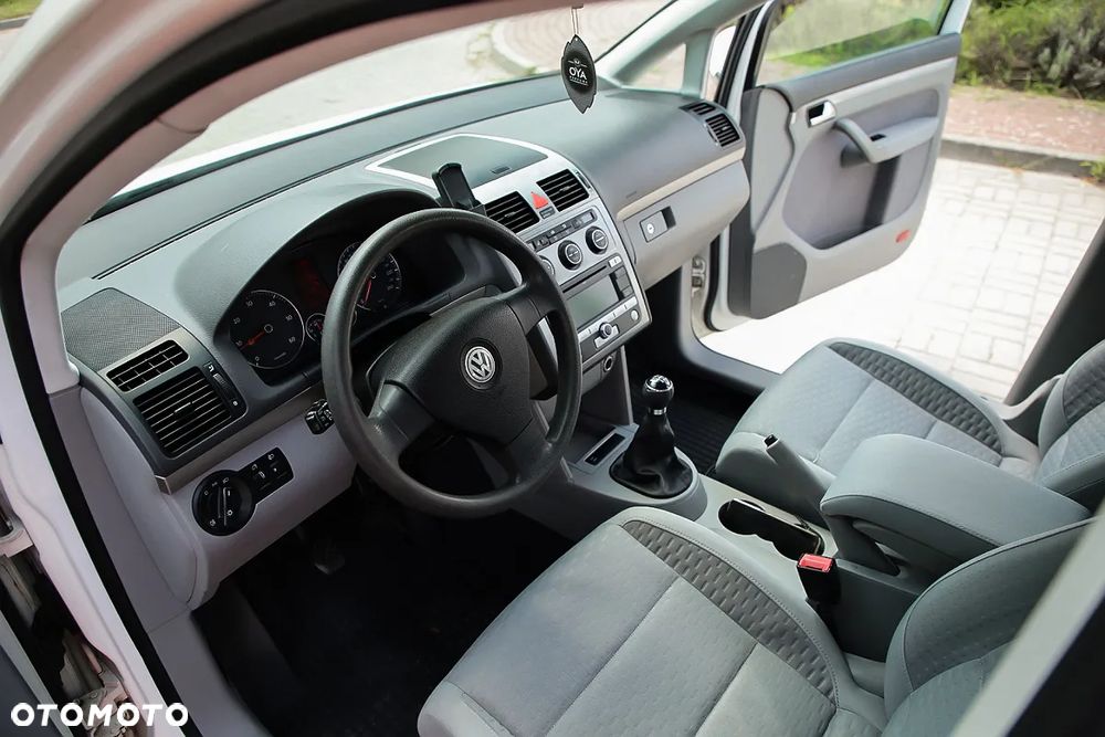 Volkswagen Touran 2.0 TDI DPF Trendline - 11