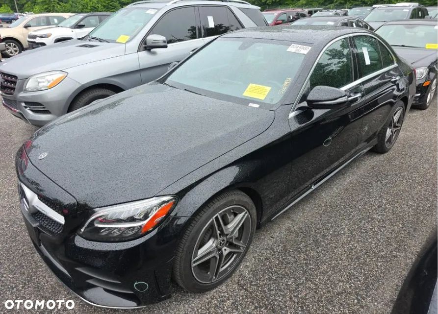 Mercedes-Benz Klasa C 300 4Matic 9G-TRONIC AMG Line - 2