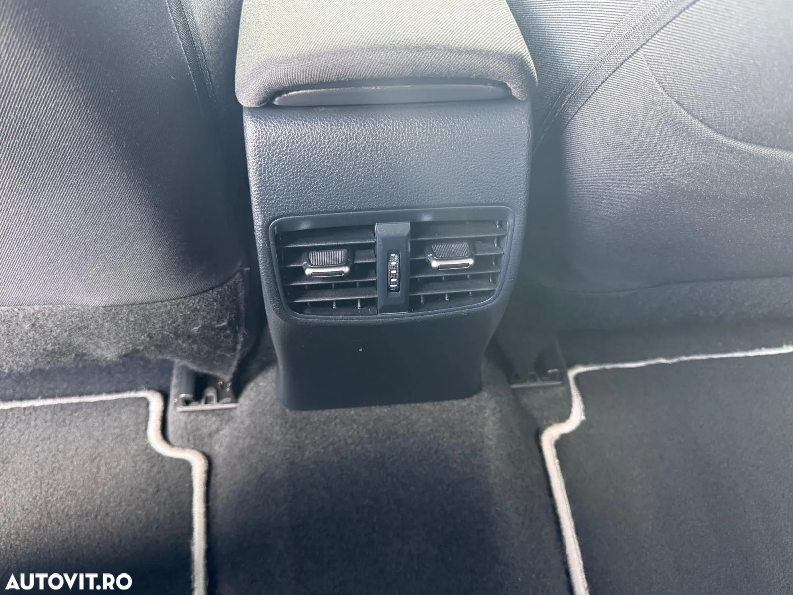 Toyota Corolla 1.8 HSD Dynamic - 19