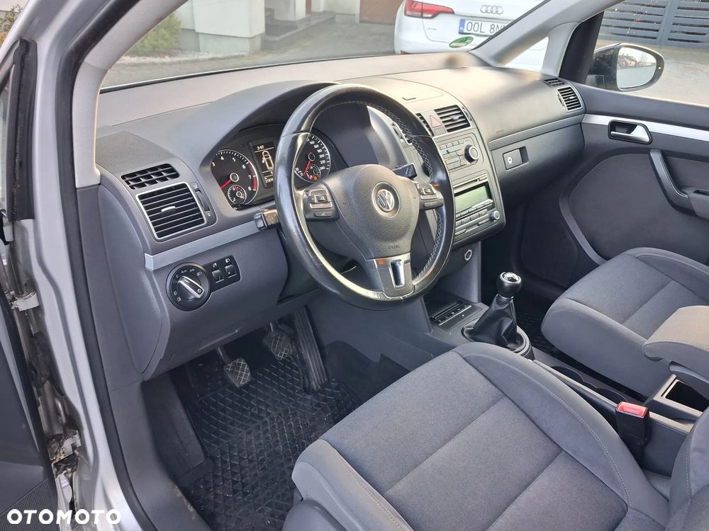 Volkswagen Touran 1.2 TSI STYLE - 8