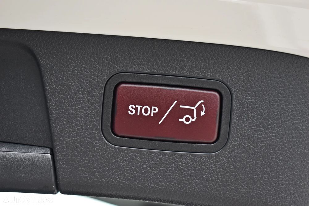 Mercedes-Benz GLA 200 7G-DCT Urban - 29