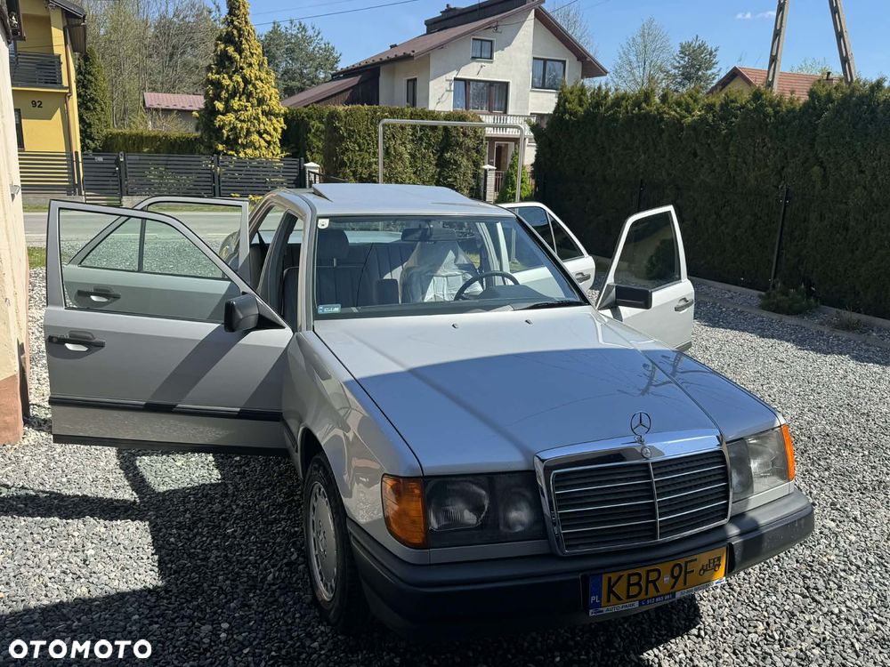 Mercedes-Benz W124 (1984-1993) - 31