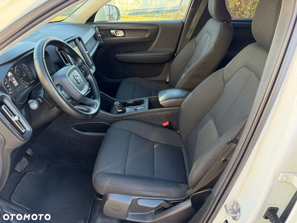 Volvo XC 40 T3 Momentum - 10