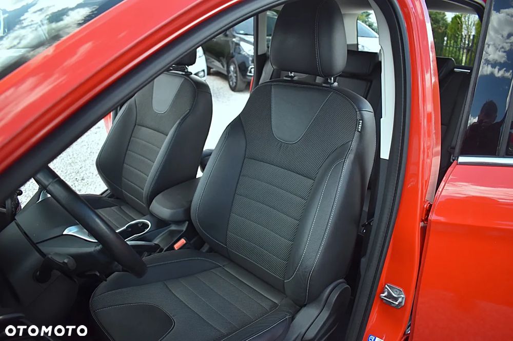 Ford Kuga 2.0 TDCi 2x4 Titanium - 19