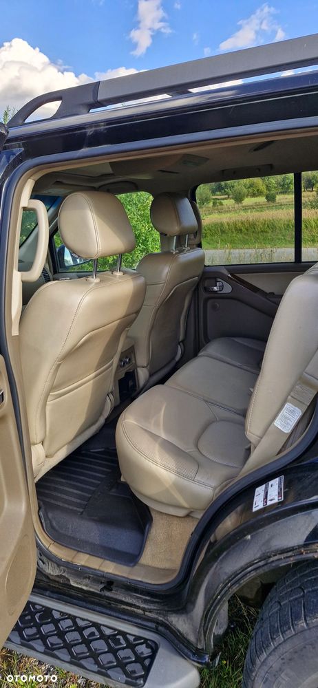 Nissan Pathfinder - 8