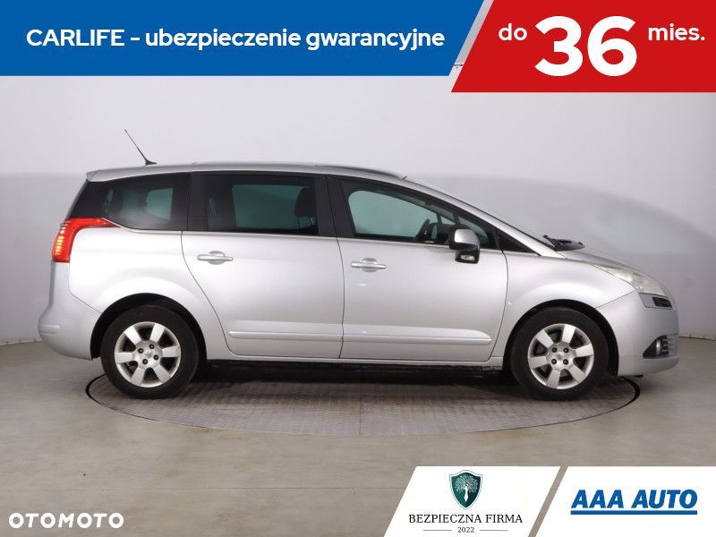Peugeot 5008 - 8