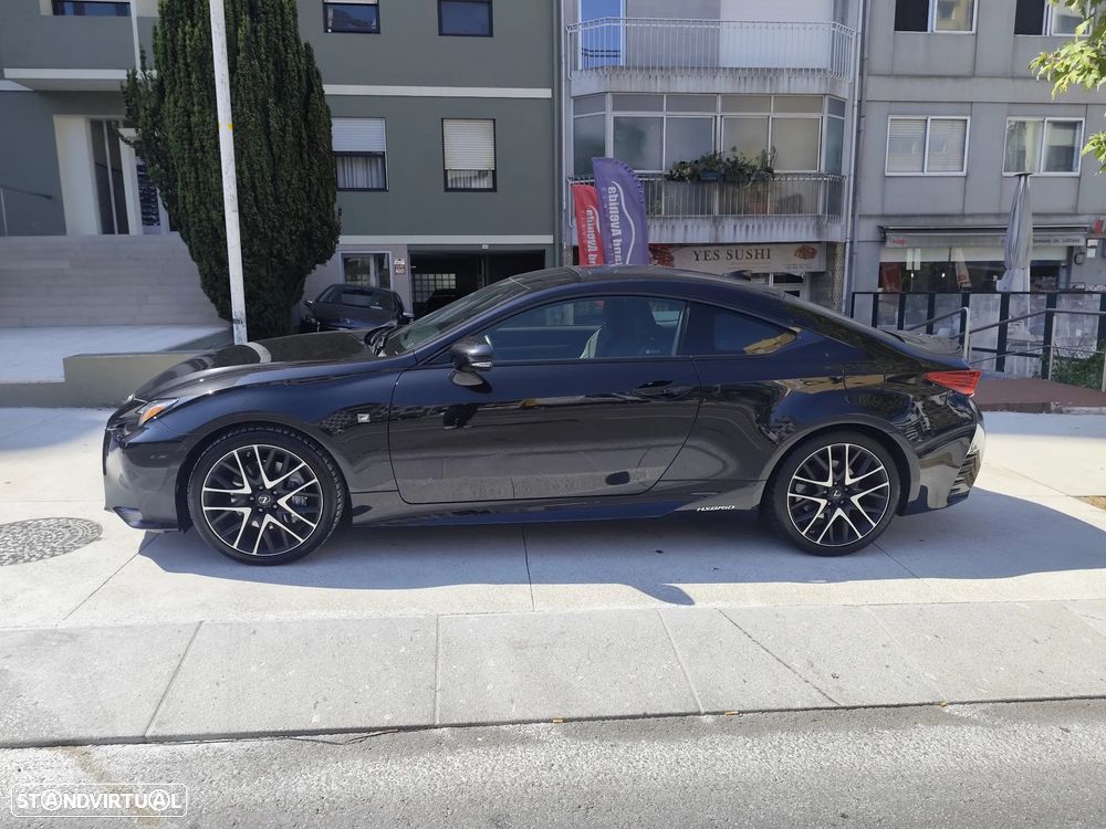 Lexus RC 300h Black Edition - 16