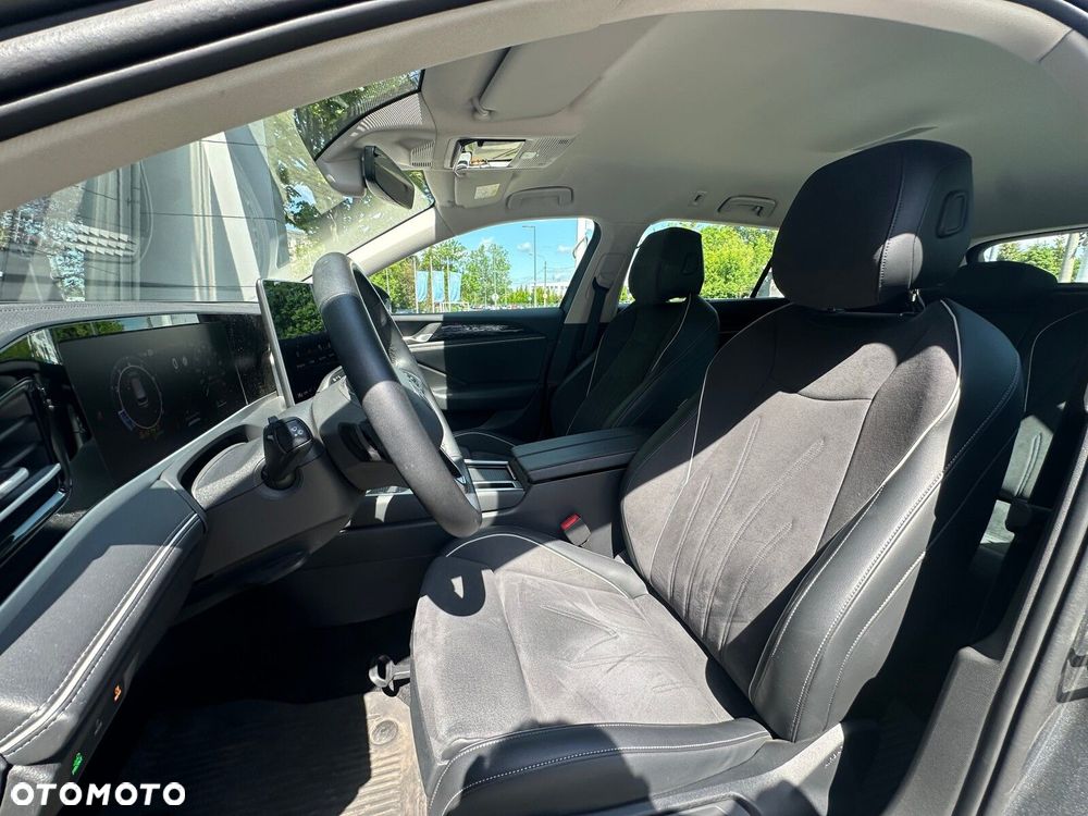 Volkswagen Passat - 11