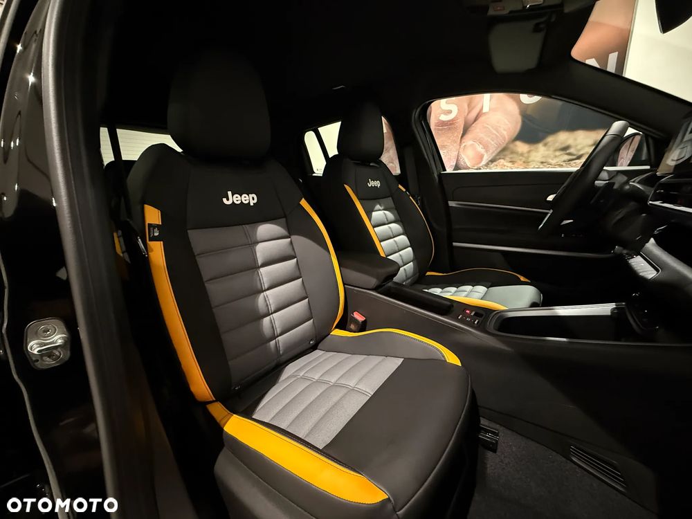 Jeep Avenger 1.2 T3 mHEV The North Face 4xe eDCT6 - 32