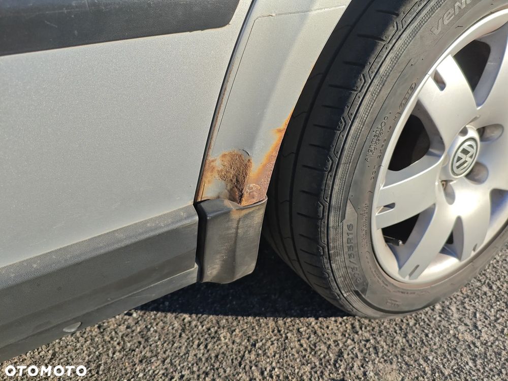 Volkswagen Passat 1.8T Trendline - 10