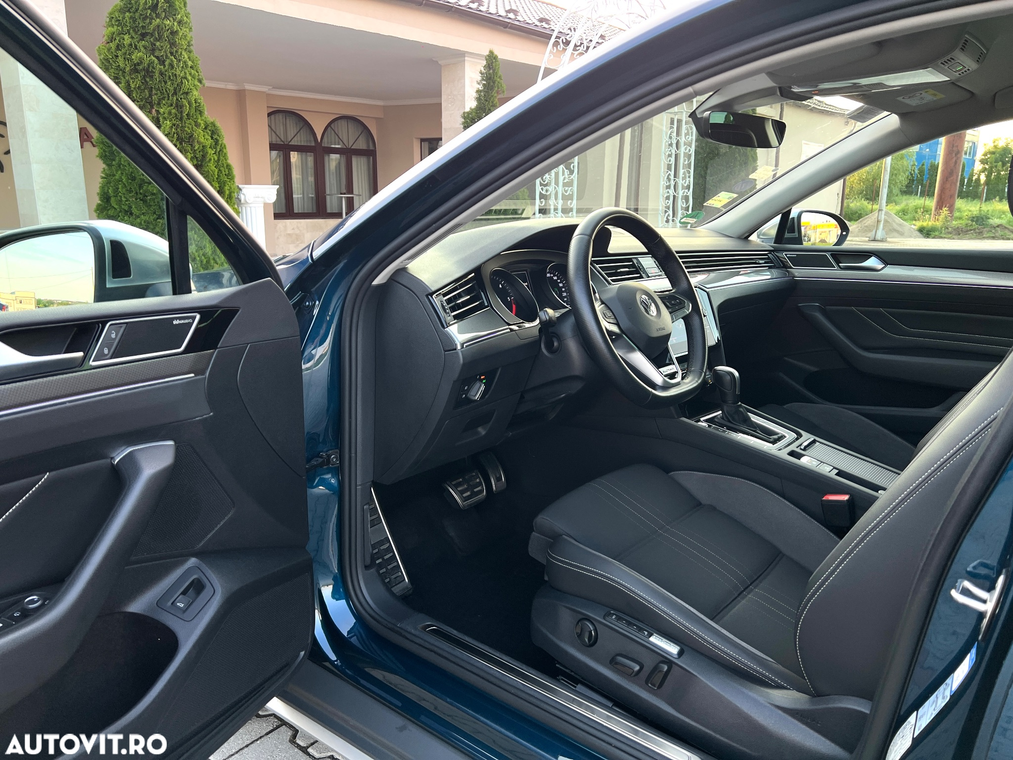 Volkswagen Passat Variant 2.0 TDI DSG 4Motion Highline - 29