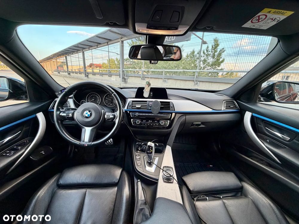 BMW Seria 3 320d xDrive M Sport sport - 9