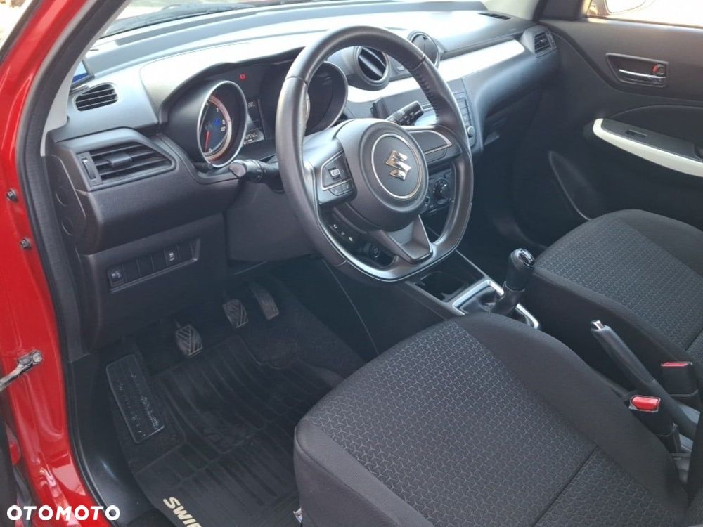 Suzuki Swift 1.2 Premium Plus - 18