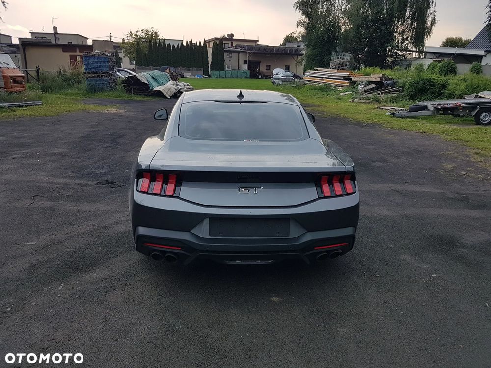 Ford Mustang - 23
