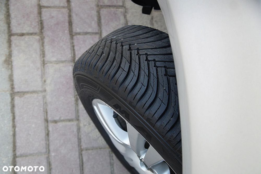 Opel Corsa 1.2 16V Enjoy - 20