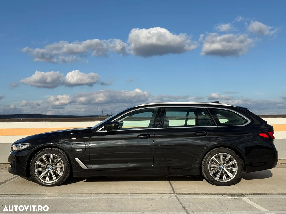BMW Seria 5 530e xDrive Touring Aut. Luxury Line - 12