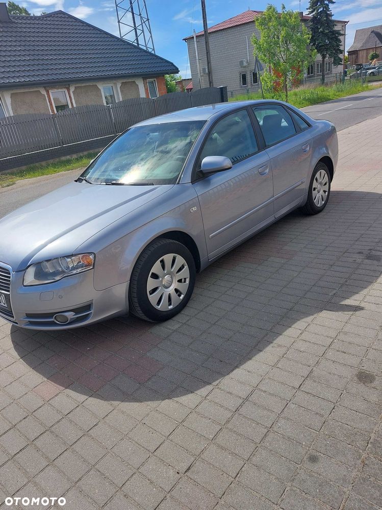 Audi A4 Limousine