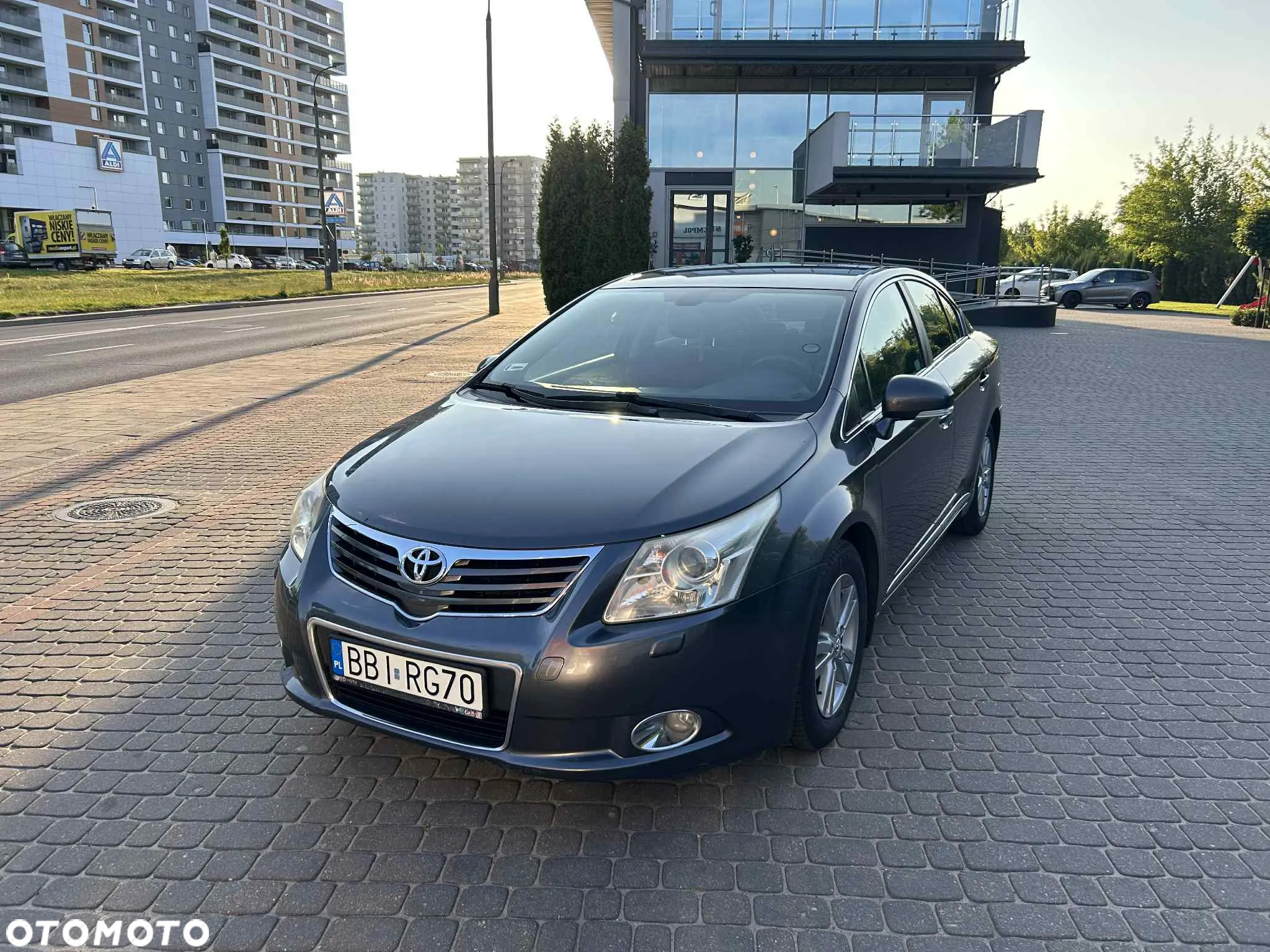 Toyota Avensis 1.8 Sol NAVI - 8