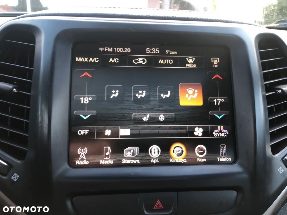 Jeep Cherokee - 23