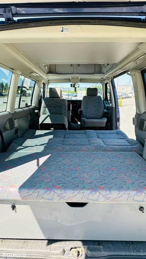 Volkswagen Multivan - 11