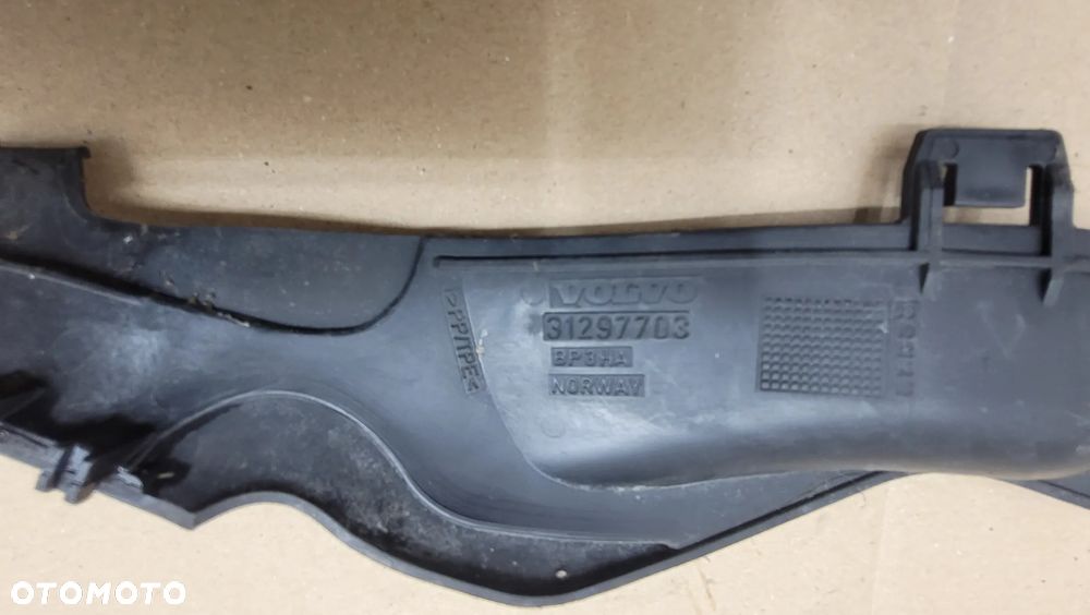 USZCZELKA BŁOTNIKA PODSZYBIA LEWA XC60 08-16 31297703 - 3