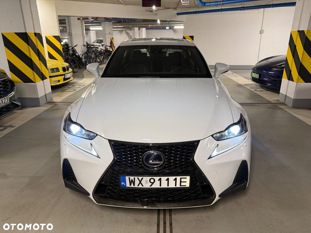 Lexus IS 300h F Sport - 2