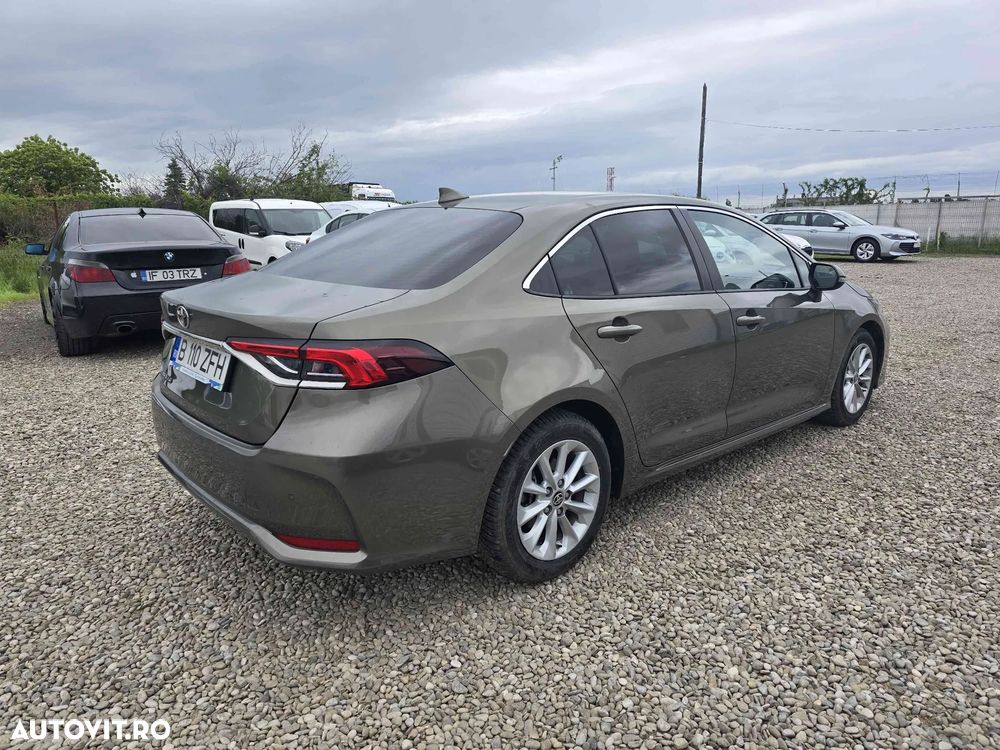 Toyota Corolla - 4