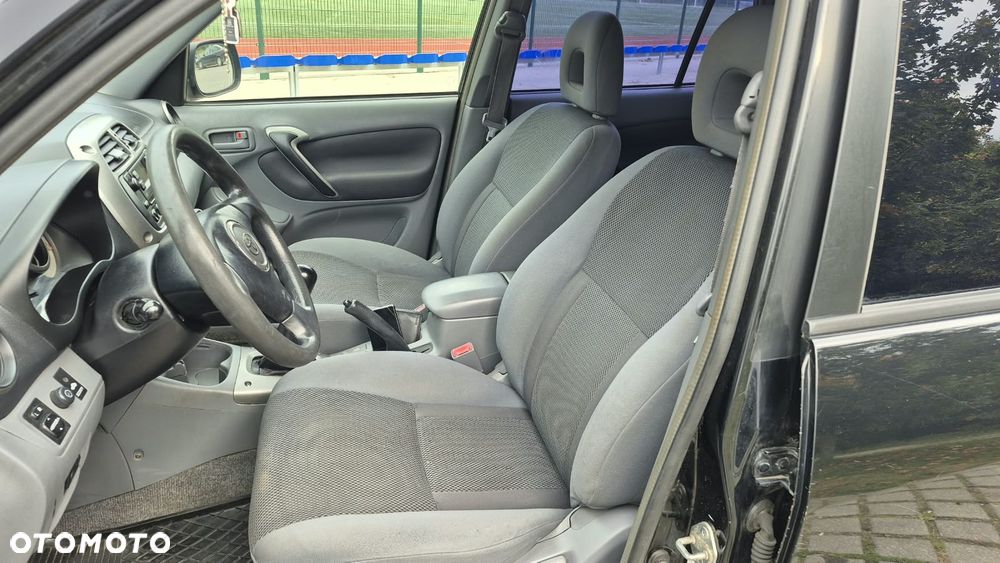 Toyota RAV4 - 11