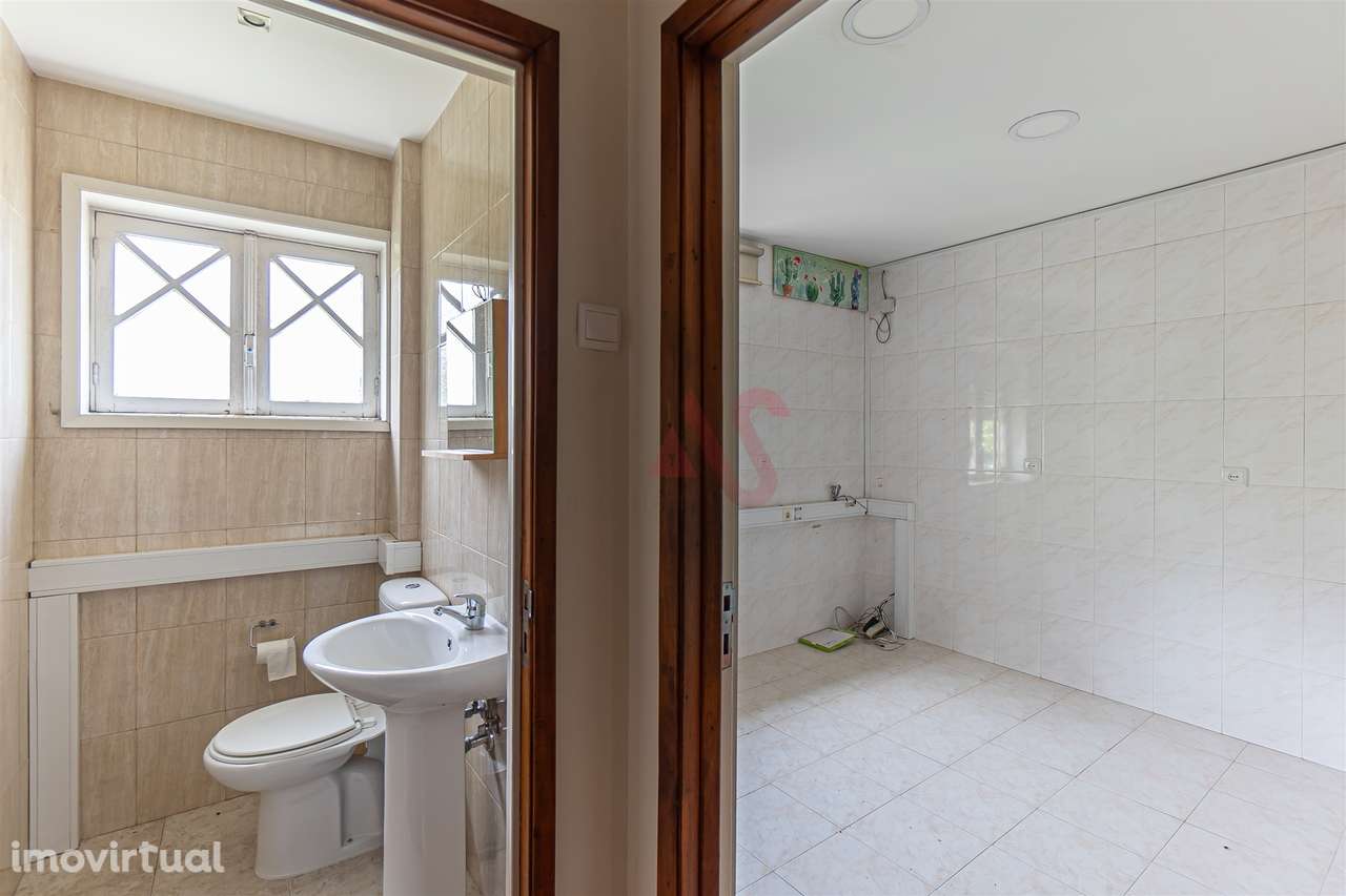 Moradia T8 no Centro de Guimarães – Oportunidade para Investimento e R - Grande imagem: 5/52