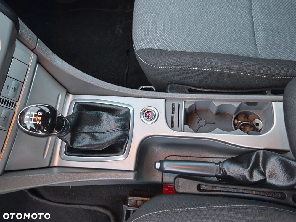 Ford Focus 1.6 16V Style - 17