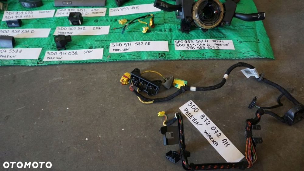 PRZYCISK OTWIERANIA KLAPY VW PHAETON - 4