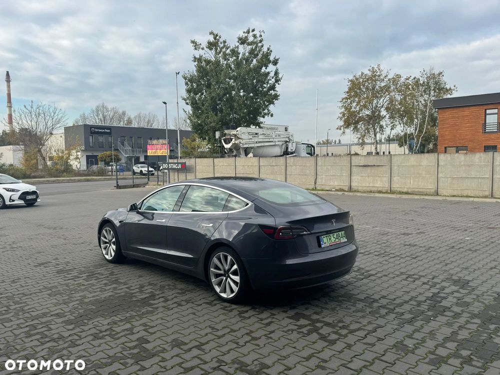 Tesla Model 3 - 4