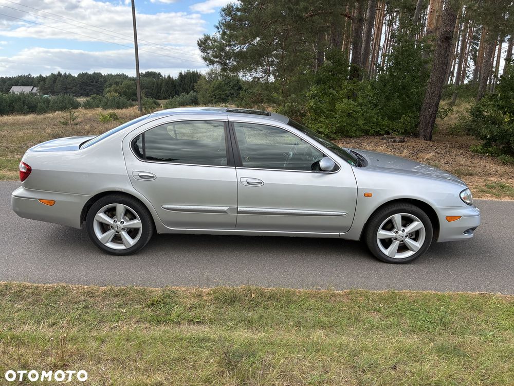 Nissan Maxima - 1