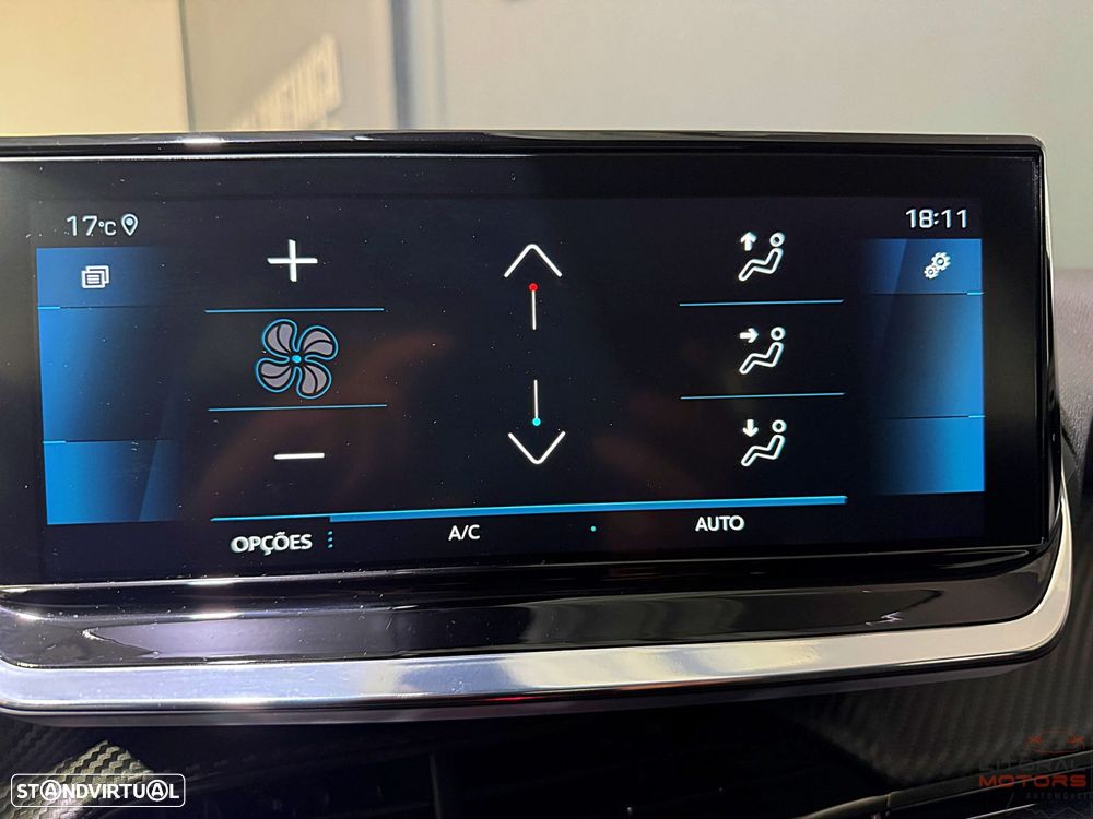 Peugeot 2008 1.2 PureTech Allure Pack EAT8 - 29