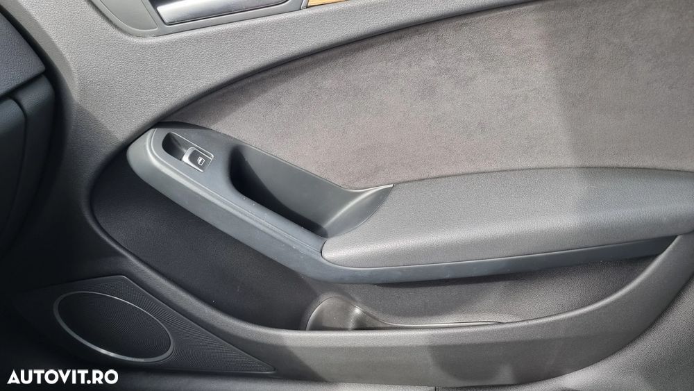 Audi A4 2.0 TDI quattro Stronic - 31