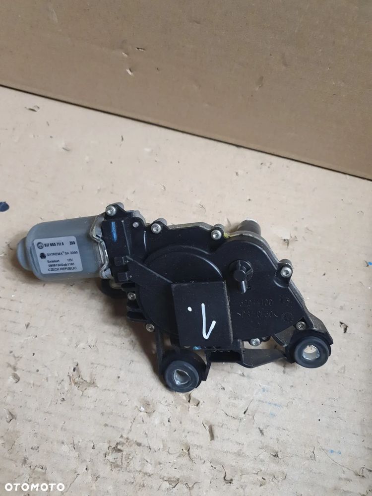 SILNICZEK WYCIERACZKI TYŁ SKODA FABIA II nr 5J7955711 - 1