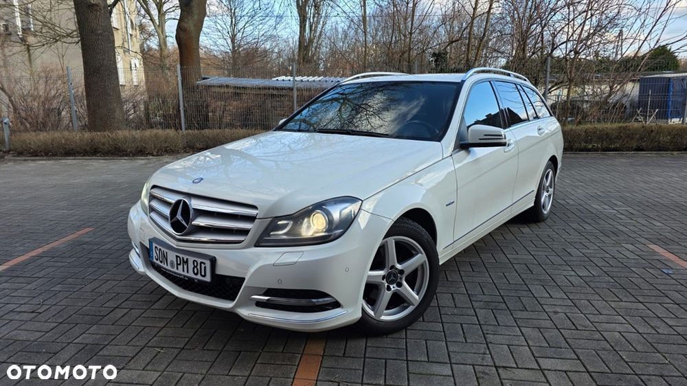 Mercedes-Benz Klasa C 180 CGI BlueEFFICIENCY Avantgarde - 3