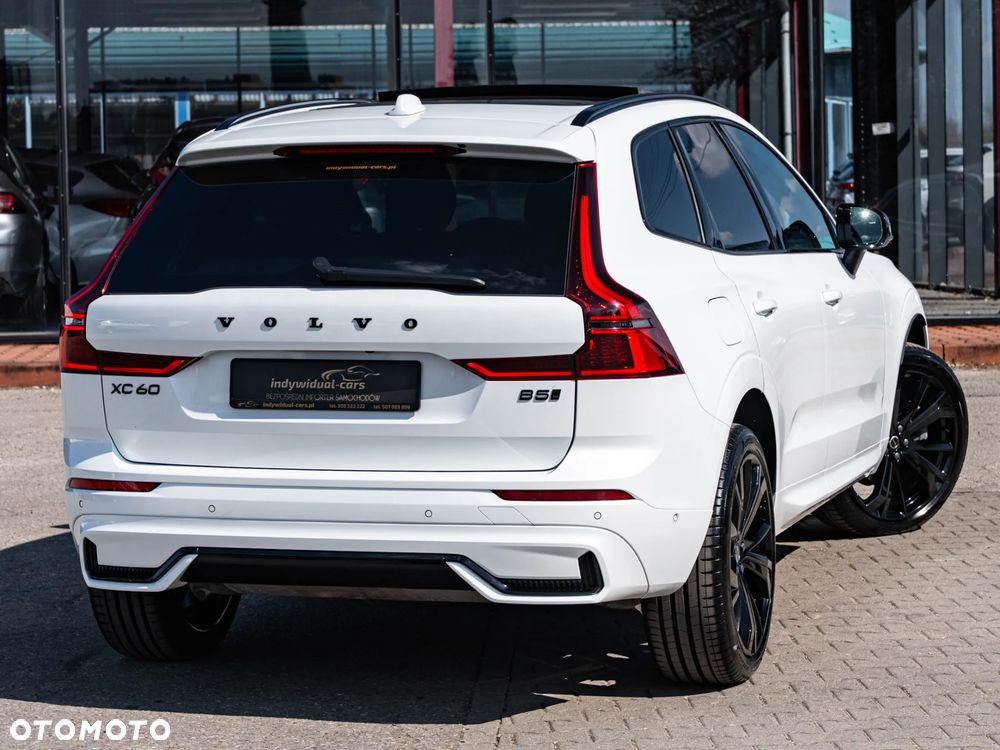 Volvo XC 60 B5 B AWD Plus Dark - 2