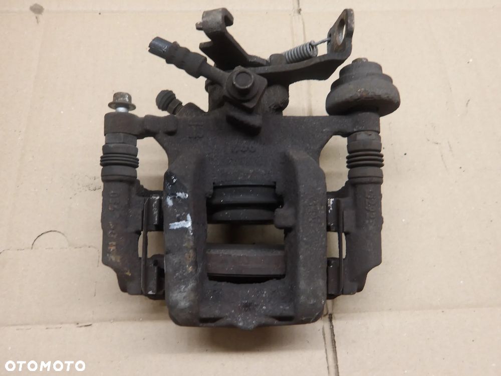 OPEL ZAFIRA C 12-16 2.0D ZACISK HAMULCOWY PRAWY LEWY TYŁ TYLNI - 3