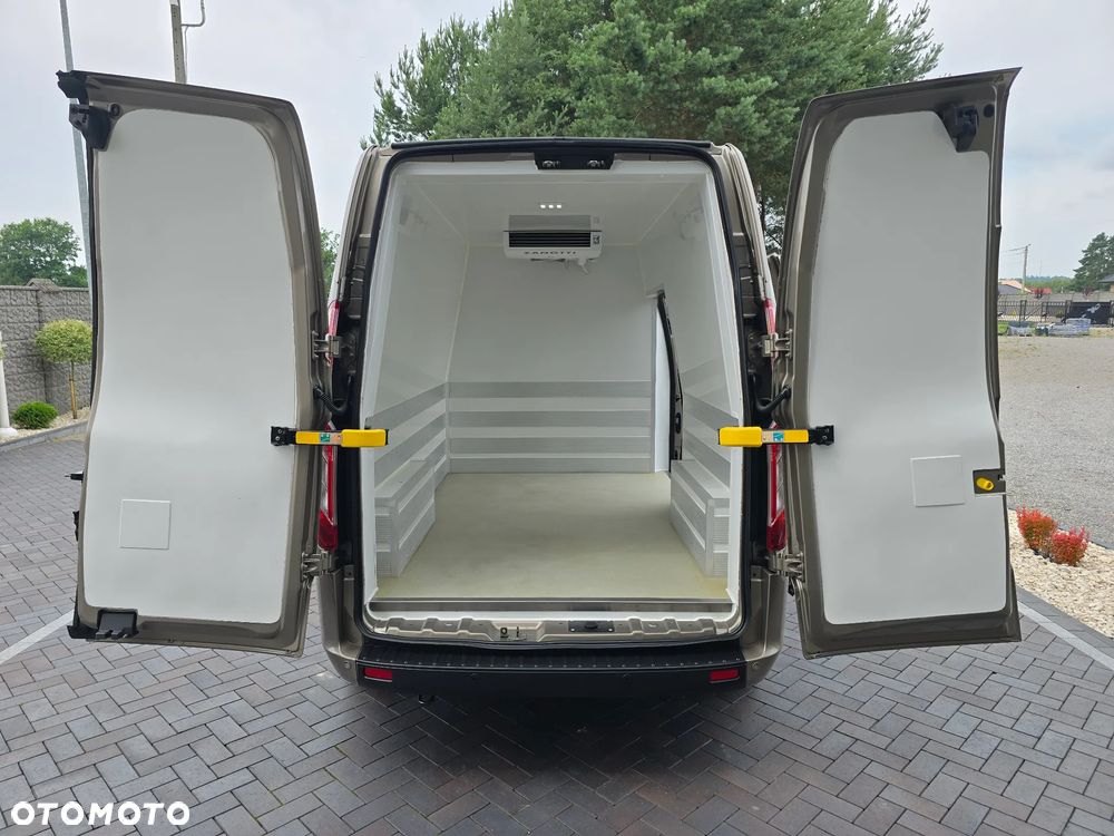 Ford TRANSIT CUSTOM CHŁODNIA +FUNKCJA GRZANIA + PODŁONCZENIE NA POSTOJU 230V  MODEL L2H2 340L-170 AUTOMAT 48 Tyś km SERWIS ASO FORD DO OSTATNIEGO Km SALON POLSKA BOGATA OPCJA WYPOSAŻENIA AUTOMAT KAMERA COFANIA + CZUJNIKI COFANIA LEDY METALIK ASYSTENTY KIEROWCY - 3