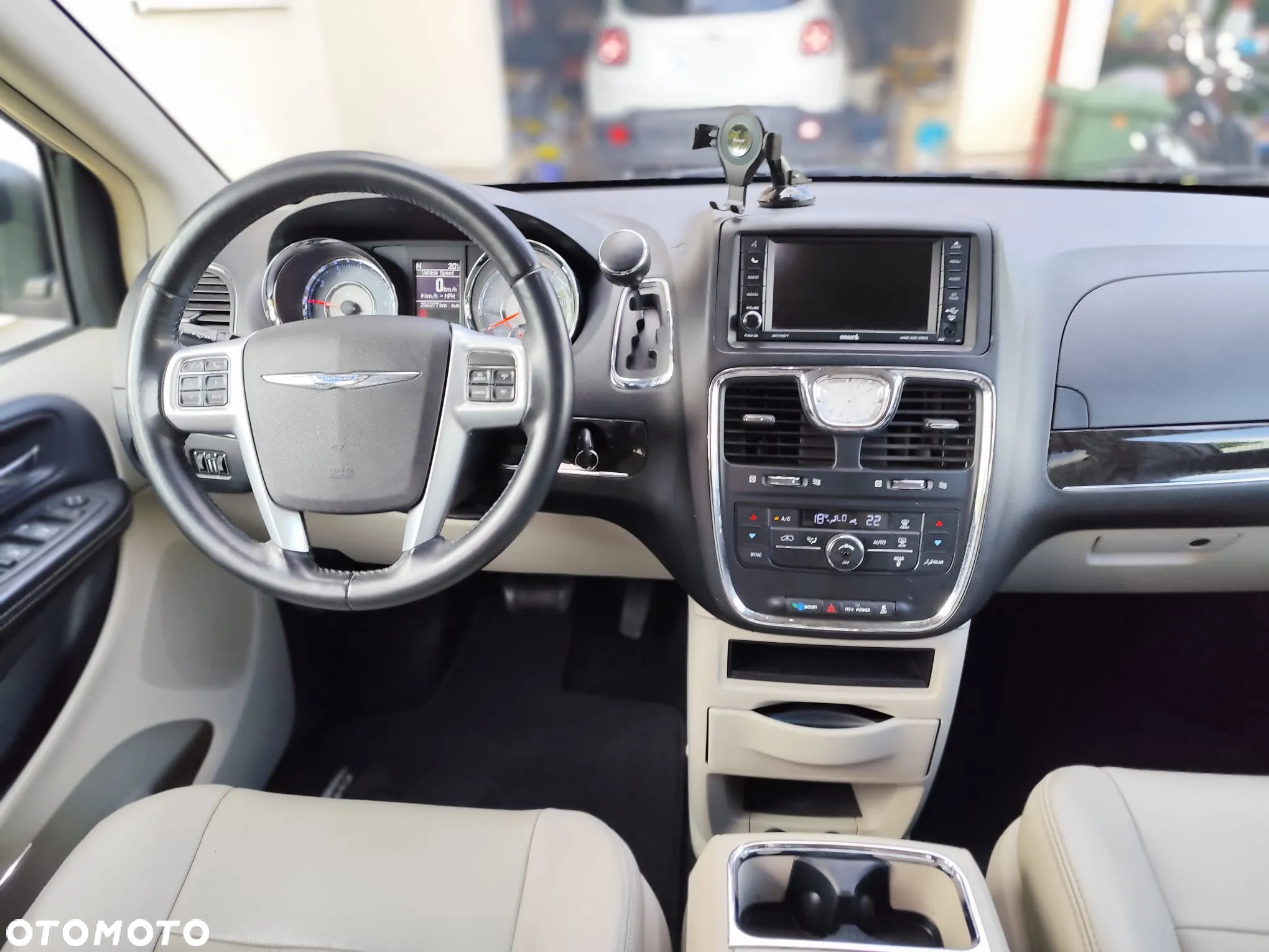 Chrysler Town & Country 3.6 Touring - 12