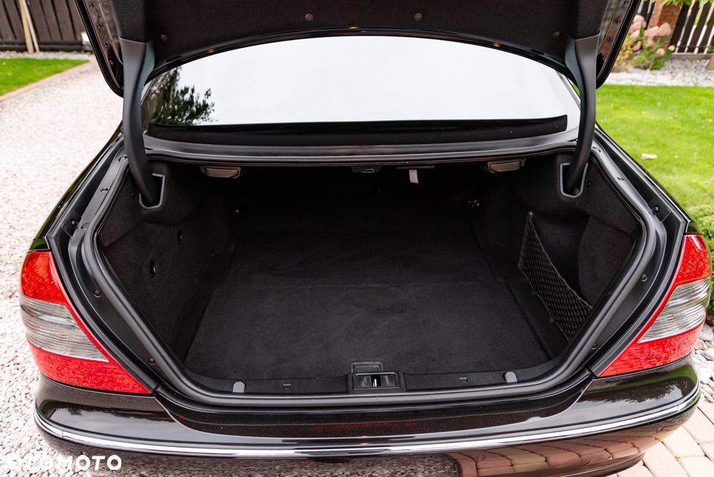 Mercedes-Benz Klasa E 500 4-Matic Avantgarde - 38